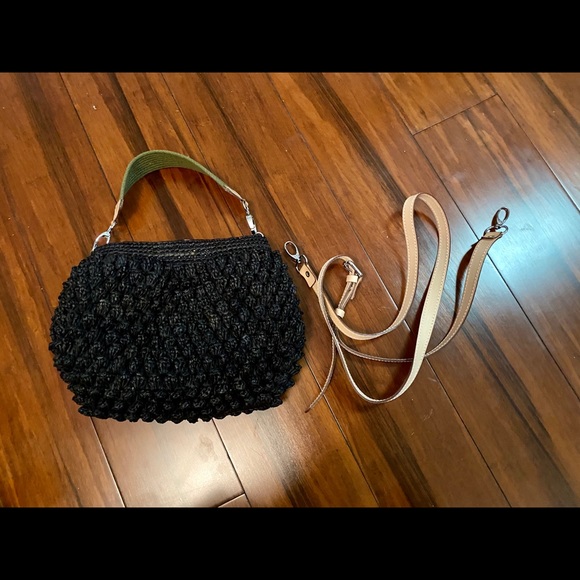 Black straw crossbody hand bag - Picture 3 of 4